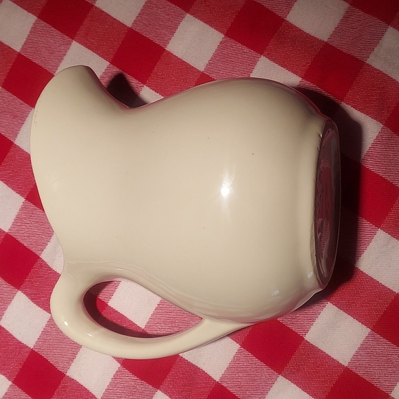 Vintage country Decor.  Small Pitchers lot - Picture 2 of 11